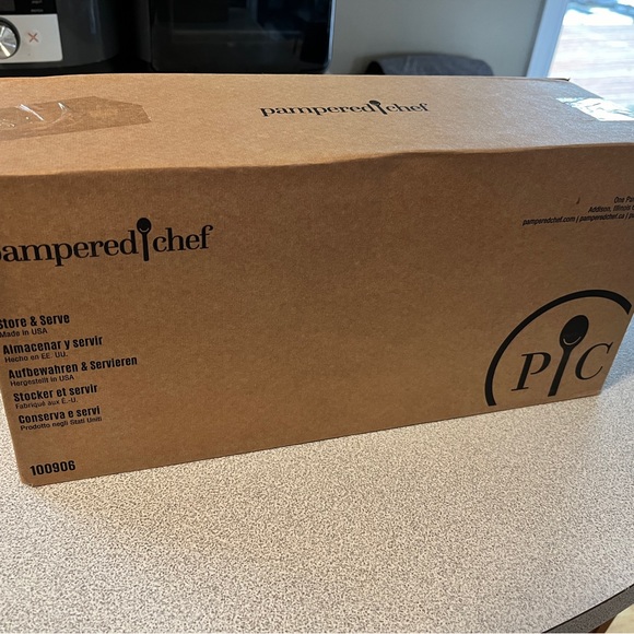 Pampered Chef Serve and Store - Picture 4 of 5